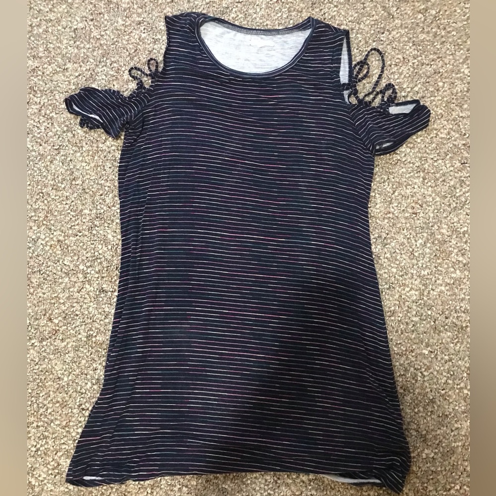 Midi dress with lace up sleeves